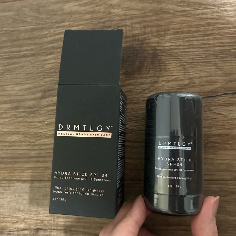 New DRMTLGY Hydra Stick SPF 34 - Picture 13 of 14